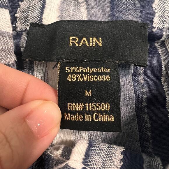 Rain Blue and White Striped Sleeveless Blouse Size Medium - Picture 5 of 7